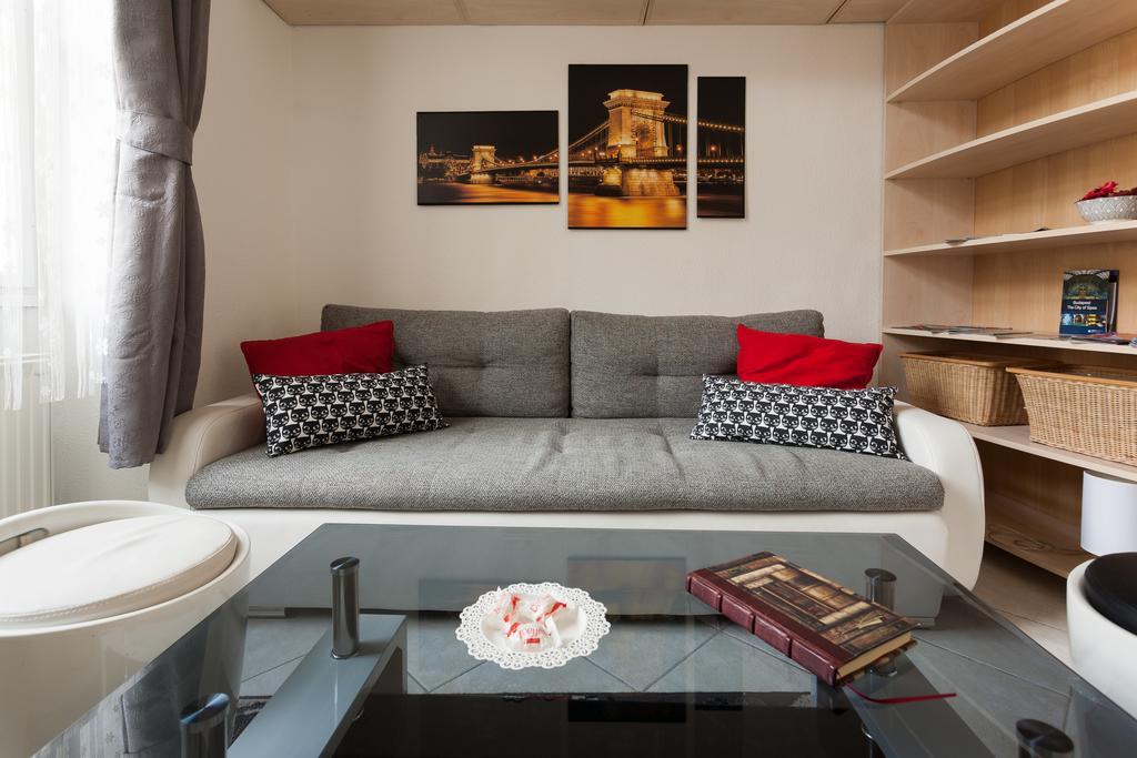 Feel At Home Apartment Budapest Exteriör bild
