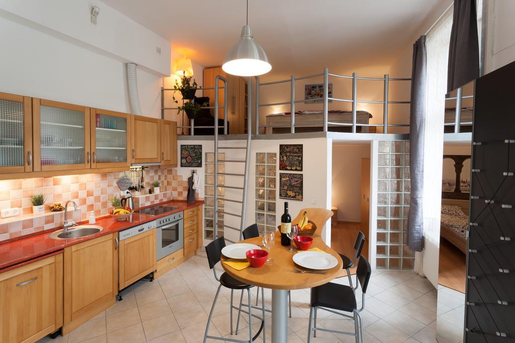 Feel At Home Apartment Budapest Exteriör bild